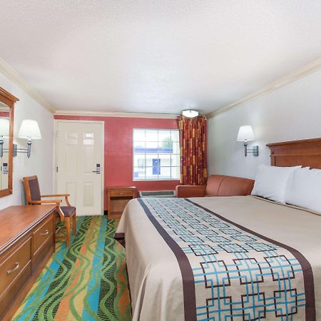 Days Inn By Wyndham Virginia Beach Town Center Εξωτερικό φωτογραφία