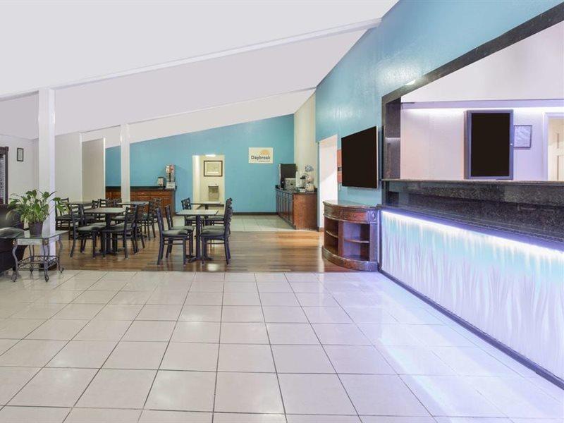 Days Inn By Wyndham Virginia Beach Town Center Εξωτερικό φωτογραφία