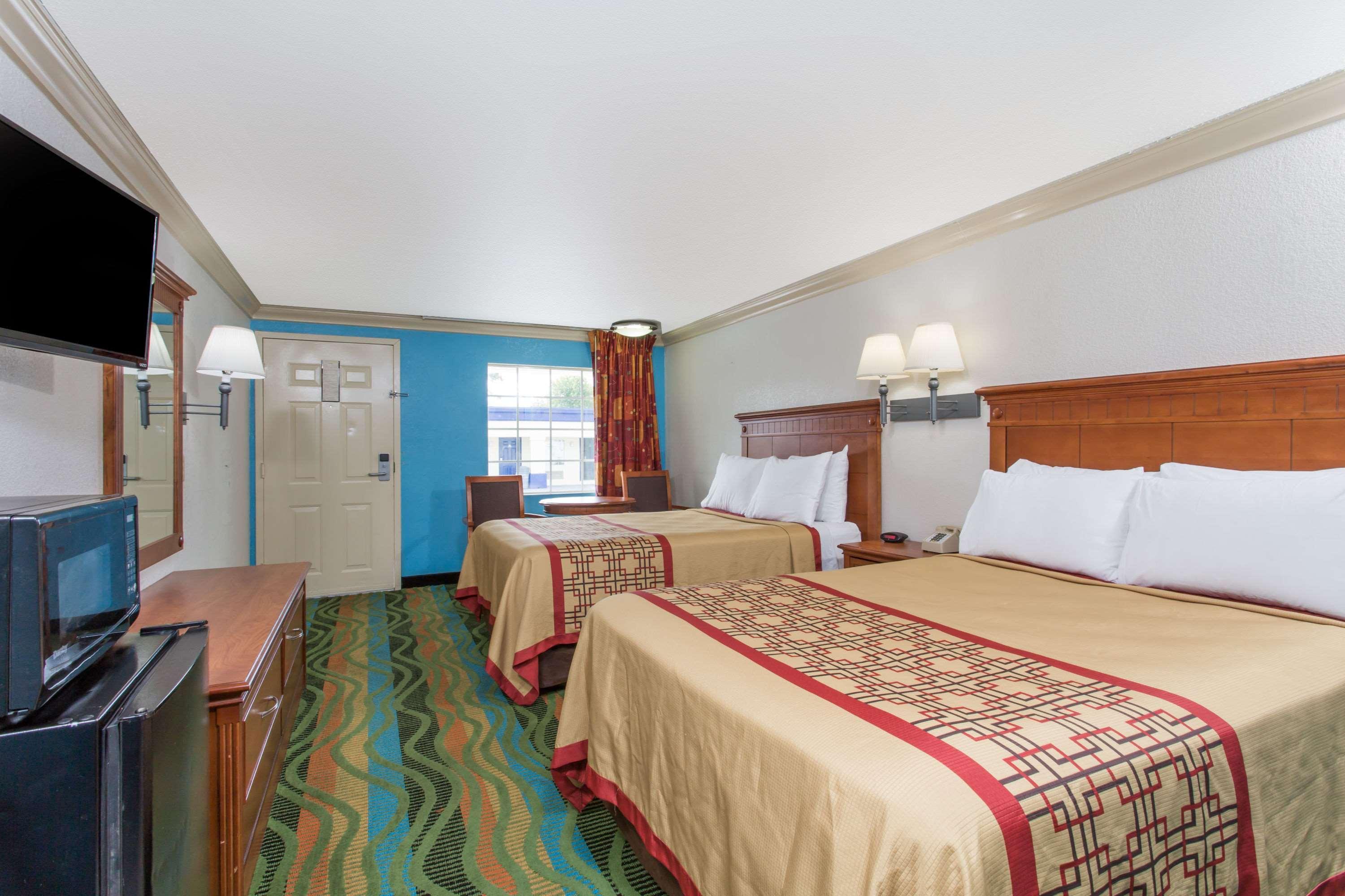 Days Inn By Wyndham Virginia Beach Town Center Εξωτερικό φωτογραφία