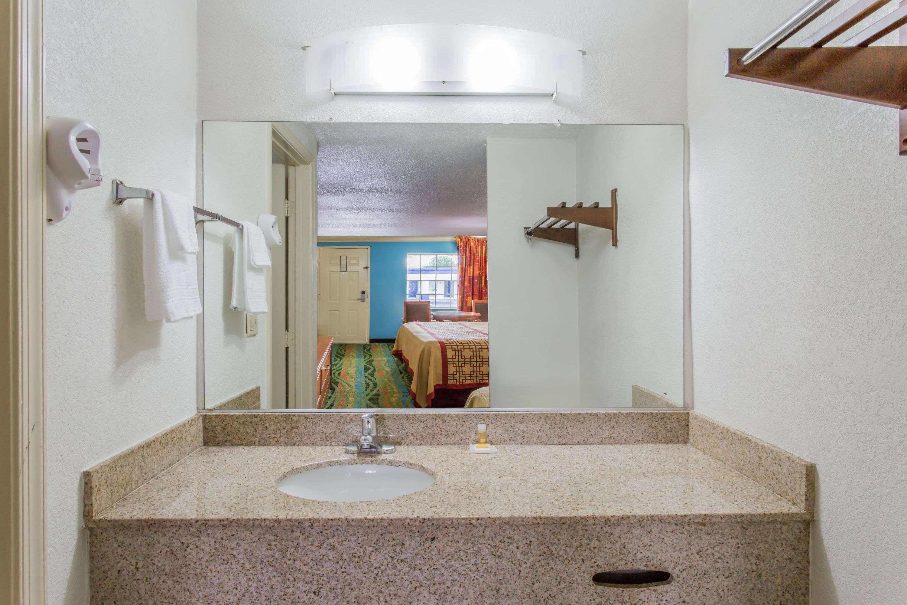 Days Inn By Wyndham Virginia Beach Town Center Εξωτερικό φωτογραφία