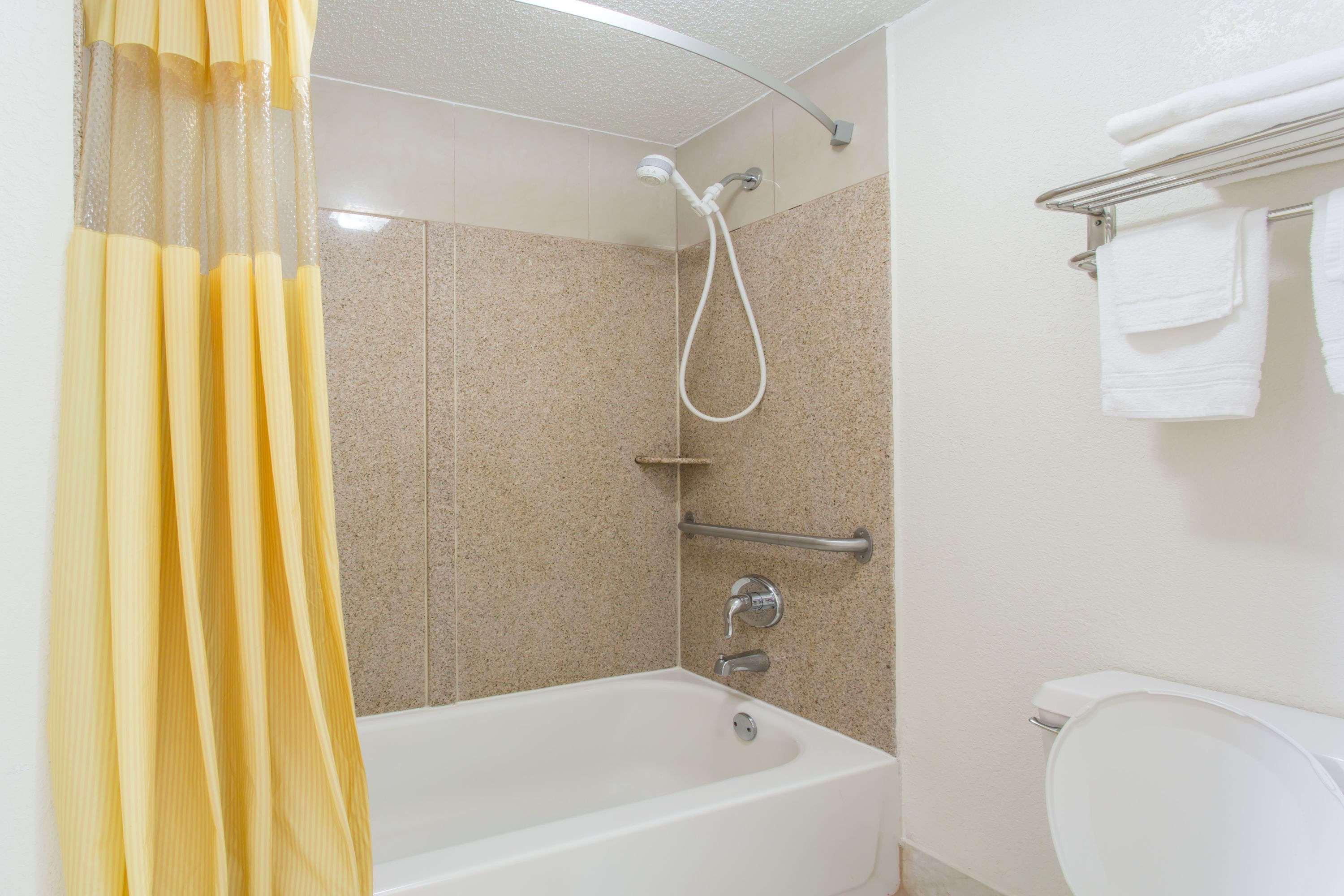 Days Inn By Wyndham Virginia Beach Town Center Εξωτερικό φωτογραφία