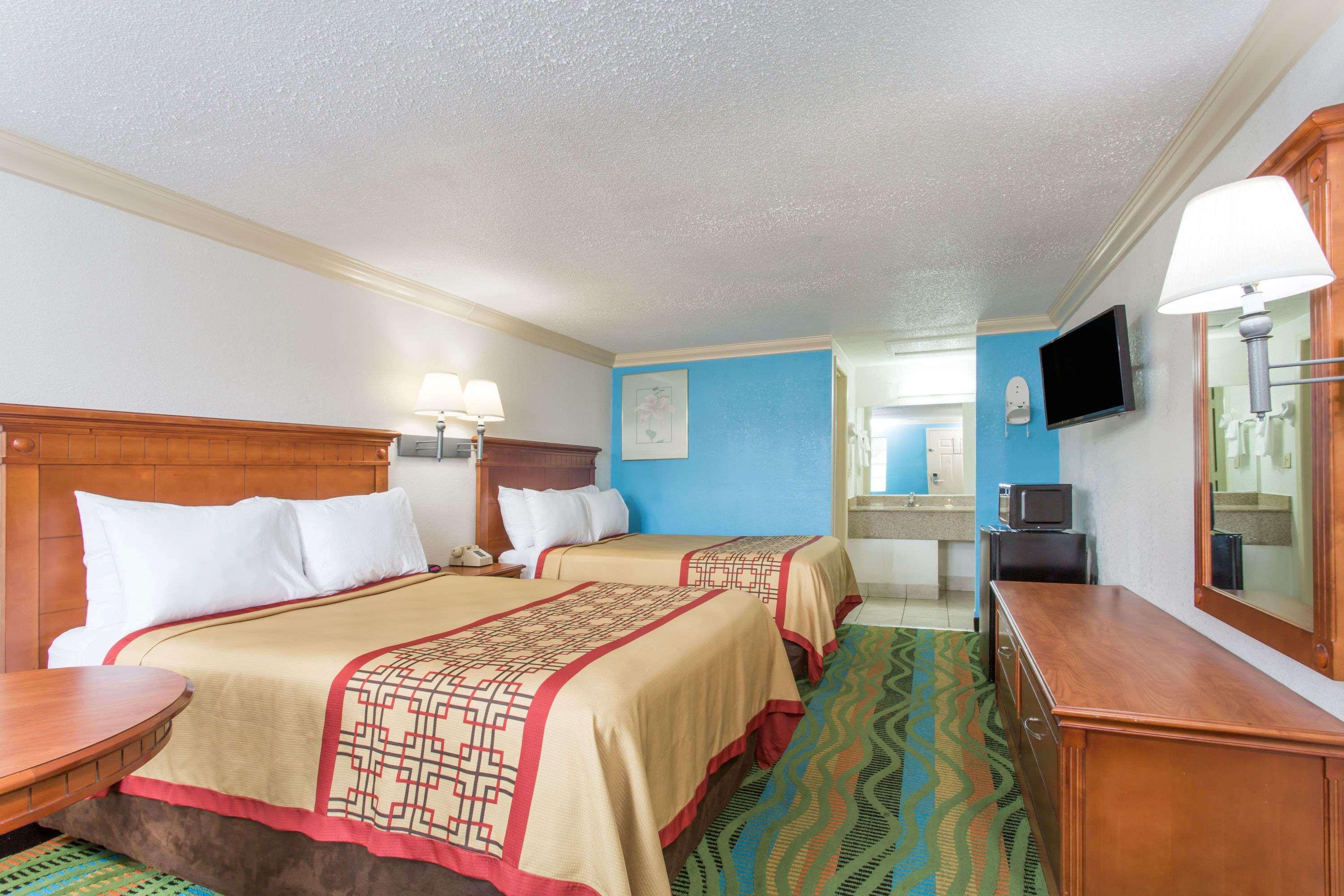 Days Inn By Wyndham Virginia Beach Town Center Εξωτερικό φωτογραφία